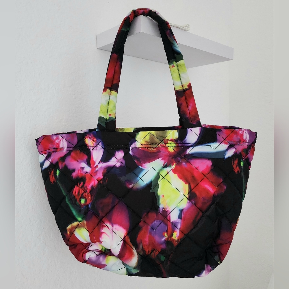 Marc Jacobs Medium Floral NWT Women's Black & Multicolor Quilted Nylon Tote. - Picture 4 of 12